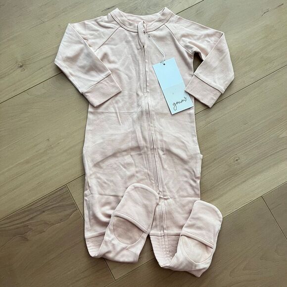 NWT Goumi Kids Rose Footie SZ 18-24 mo Baby Jumpsuit Pink Bamboo Sleeper Zippy - Picture 1 of 3